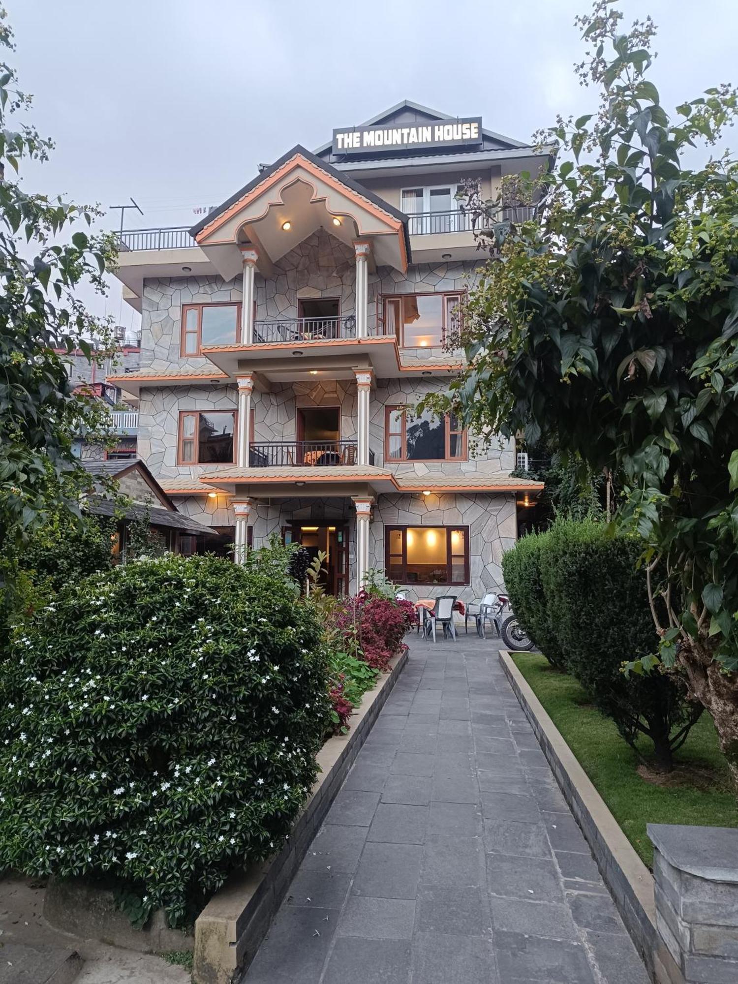 ホテル The Mountain House ポカラ エクステリア 写真
